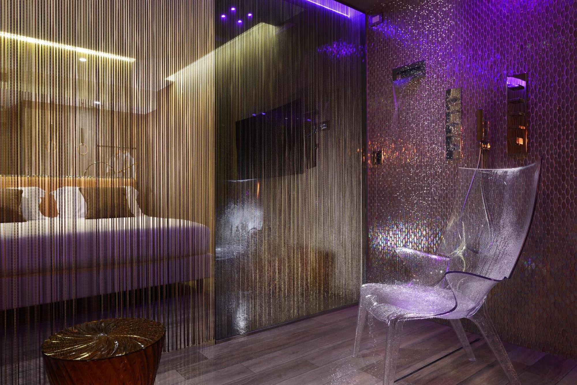 Junior Suite mit Hydromassage-Dusche