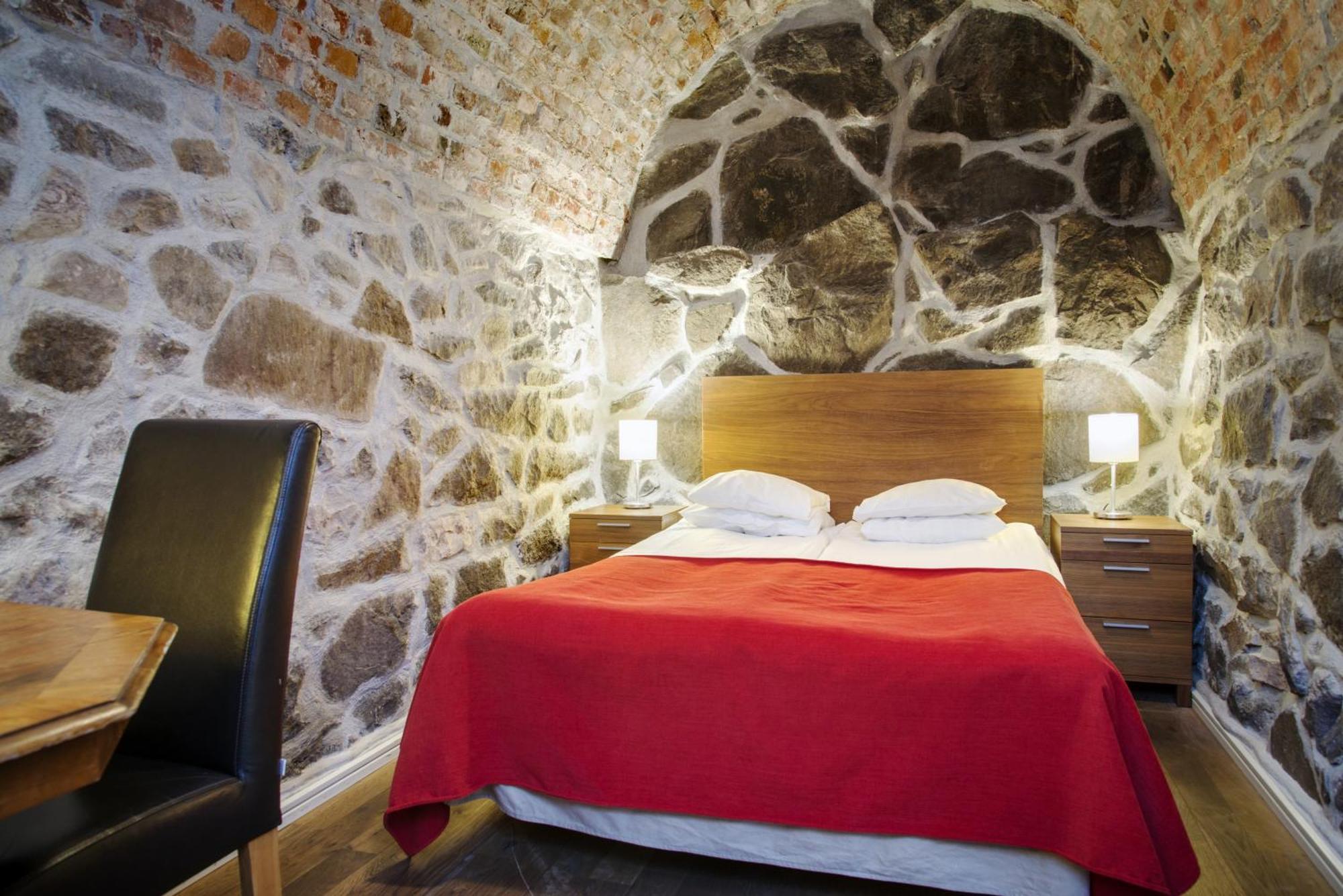 Economy Doppelzimmer mit Gemeinschaftsbad und ohne Fenster