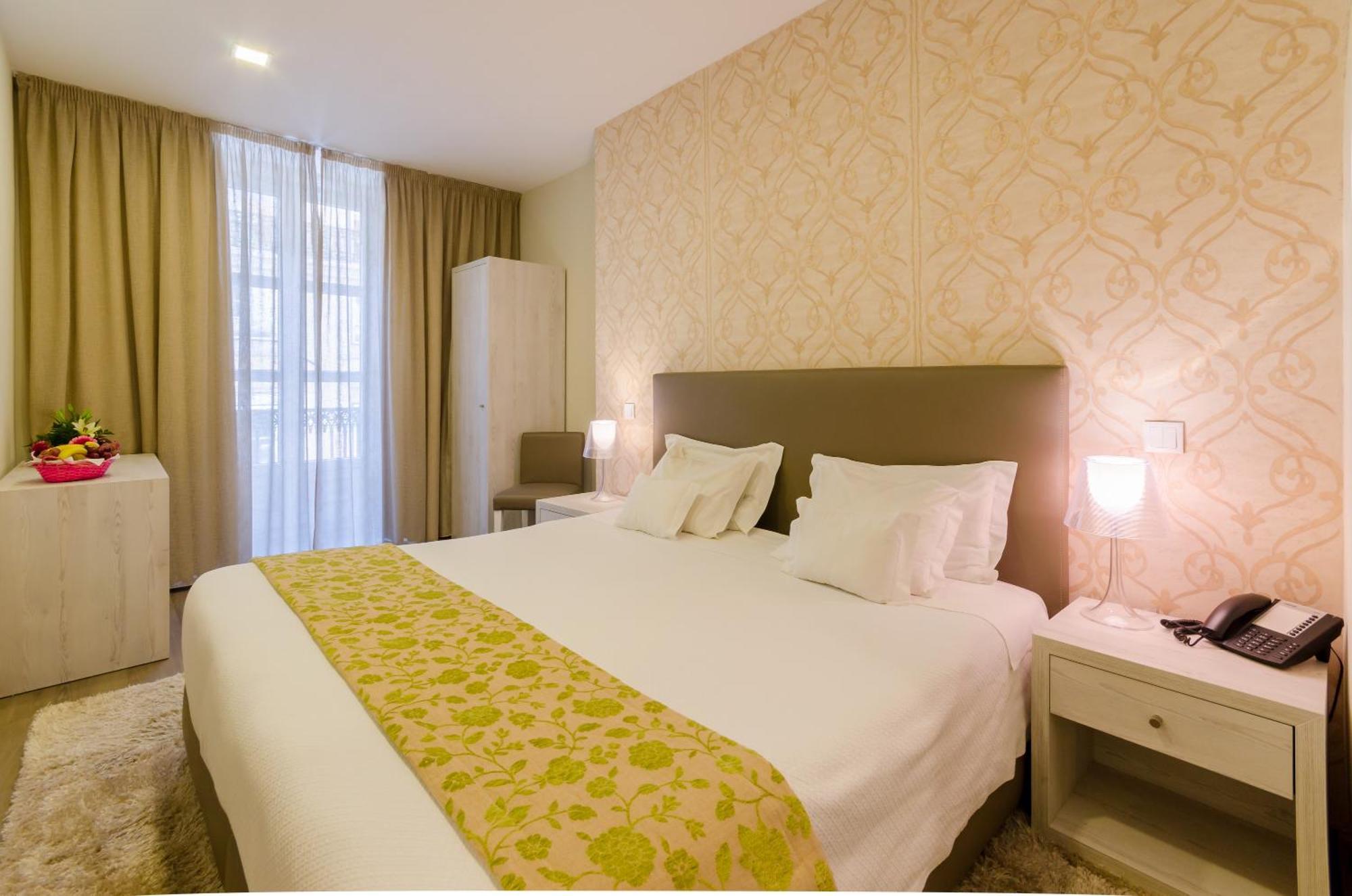Superior Doppelzimmer mit Blick auf den Platz Chiado