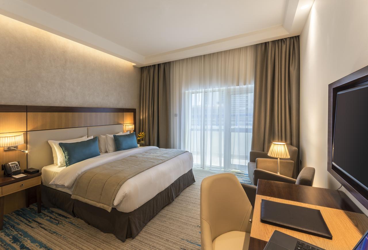 Deluxe Zimmer mit Kingsize-Bett – kostenlose Transfers zum Strand und zu ausgewählten Einkaufszentren und 20% Rabatt auf Speisen und Getränke sowie das Spa