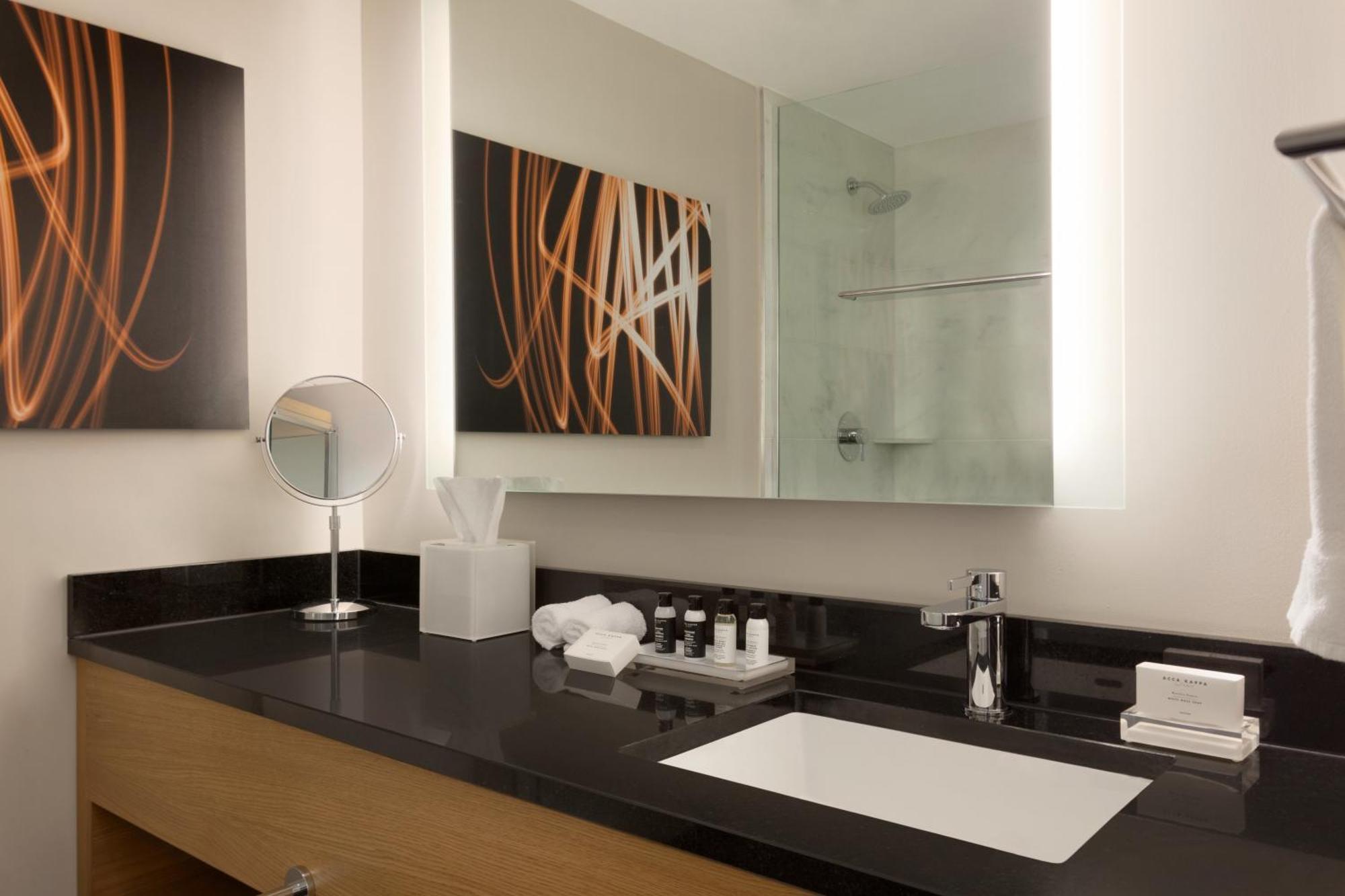 Executive Suite mit Queensize-Bett und Aussicht auf das Empire State Building