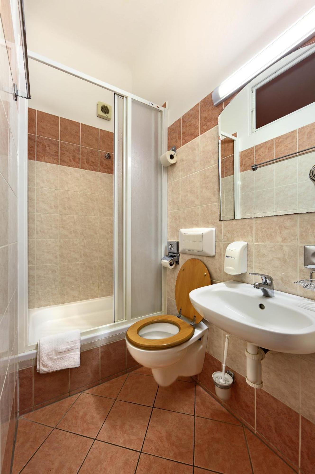 Double or Twin Room,1624313021:JPEG