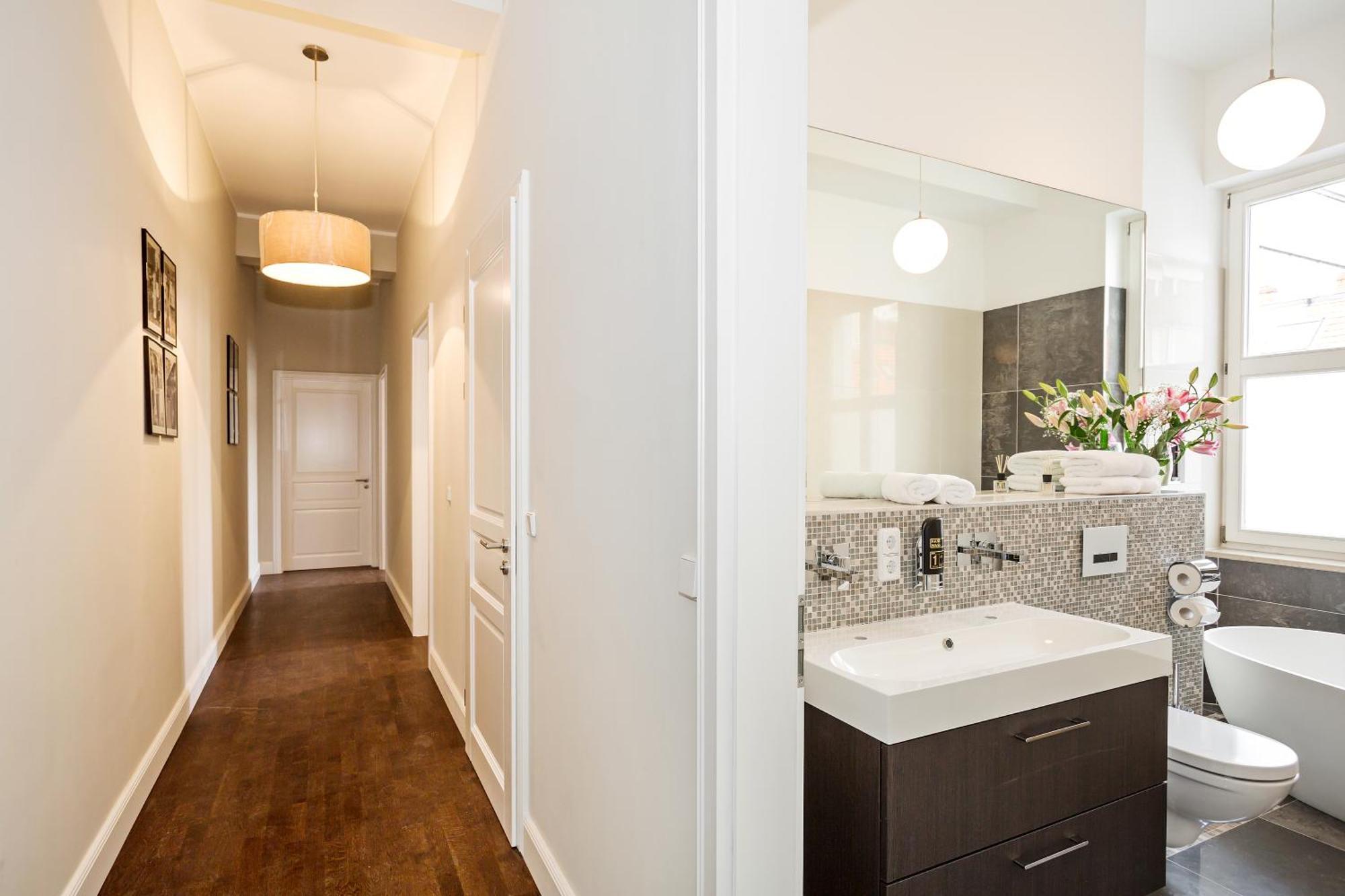 Deluxe Apartment