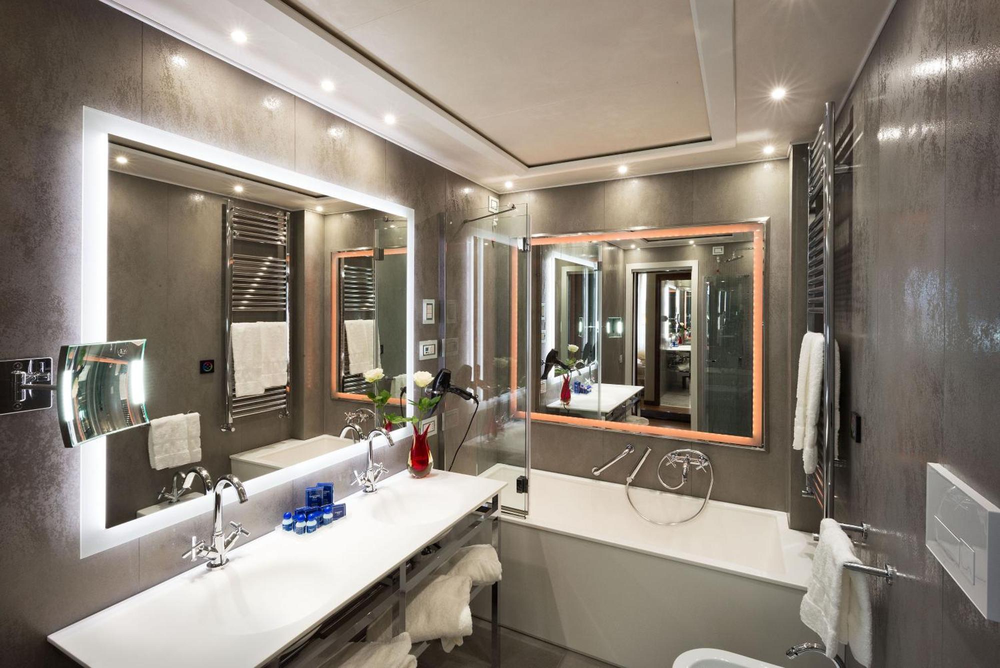 Deluxe Dreibettzimmer mit Stadtblick und komplettem Frühstück