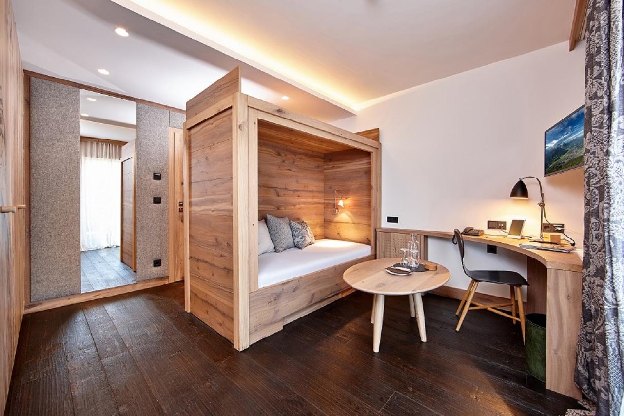 Suite mit Bergblick