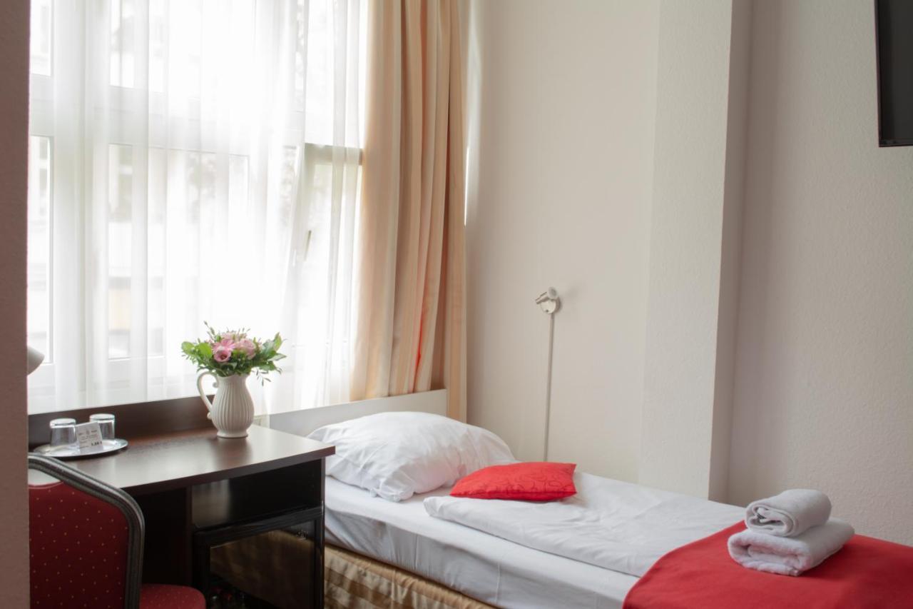 Single Room,974905726:JPEG