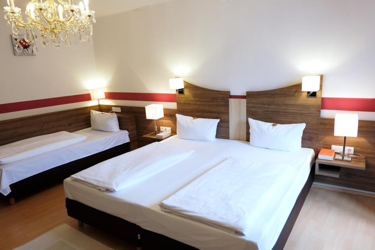 Dreibettzimmer