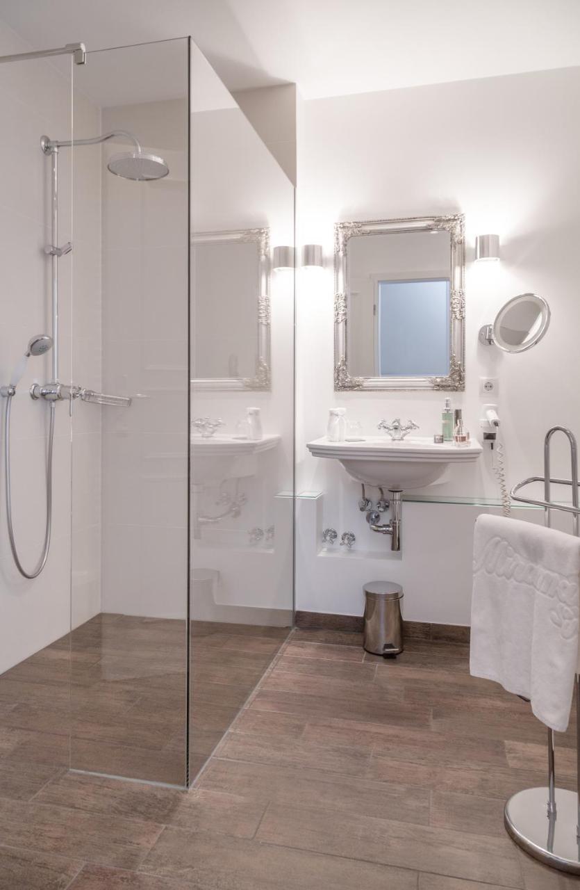 Suite Landside
