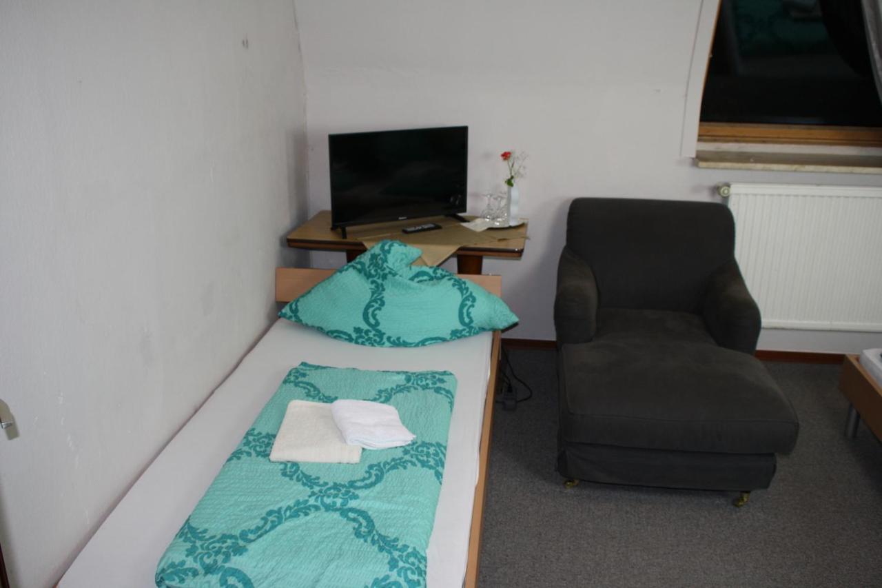 Zweibettzimmer mit Bad