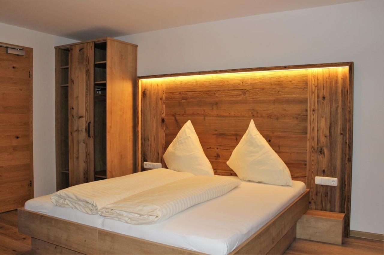 Doppelzimmer mit Balkon