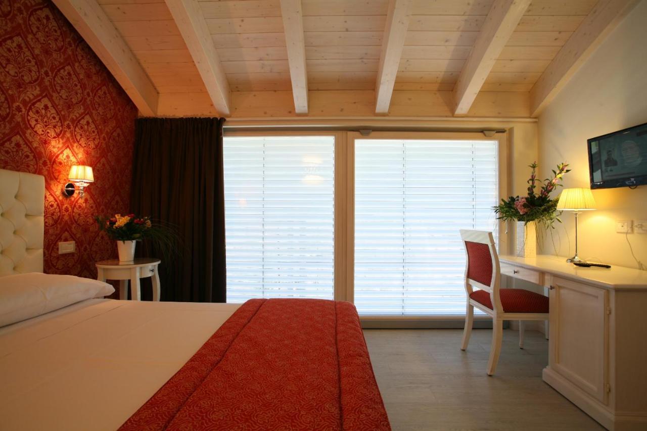 Doppelzimmer mit Balkon
