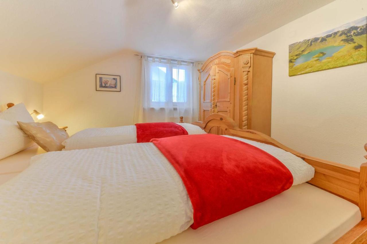 Two-Bedroom Apartment,749717300:JPEG