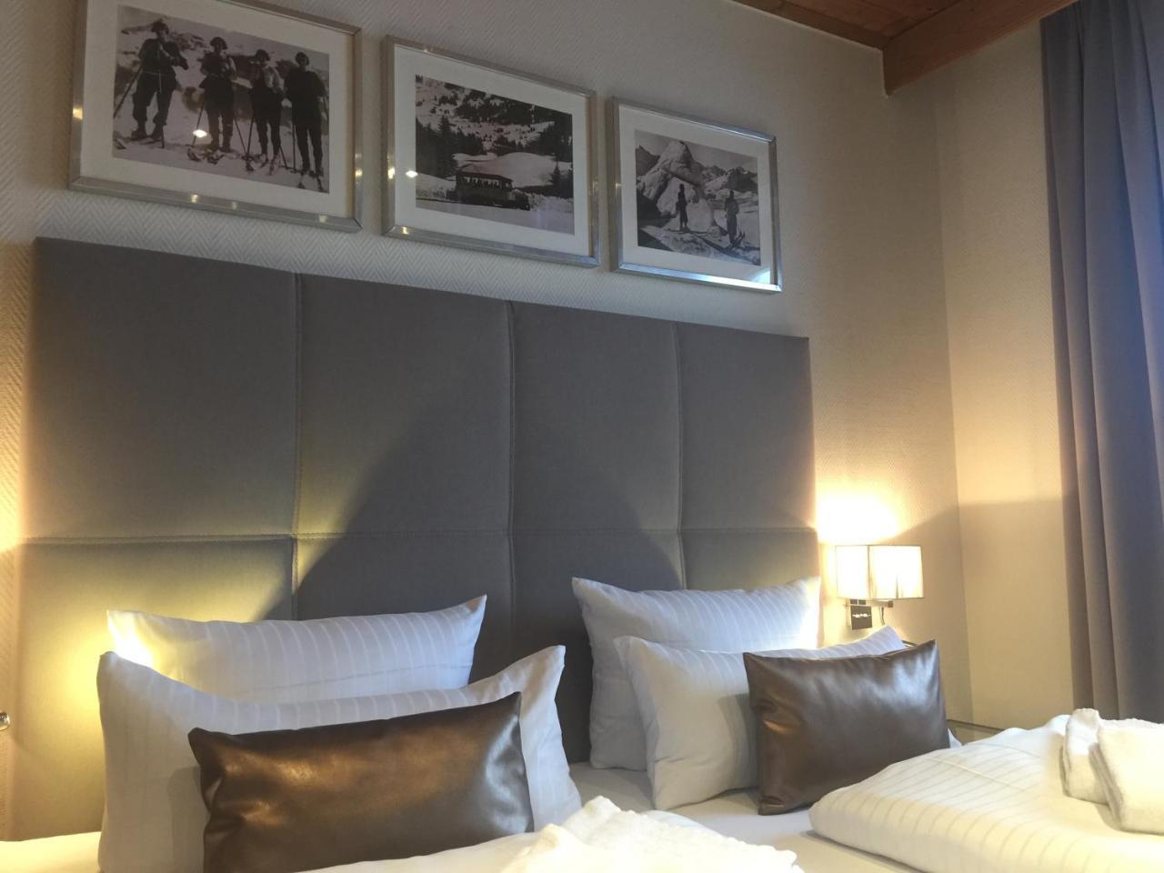 Doppelzimmer mit Balkon und Seeblick