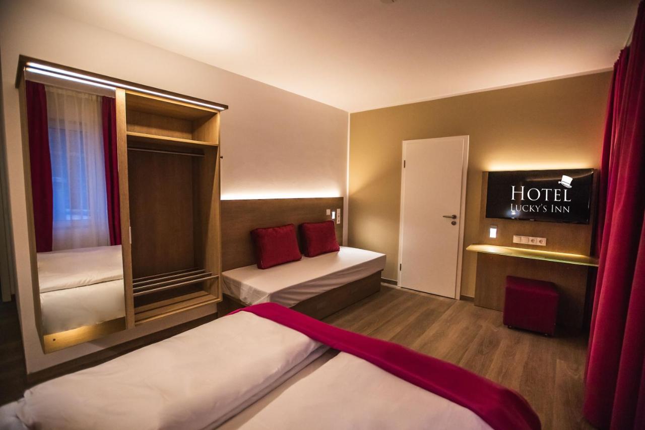 Dreibettzimmer mit eigenem Bad