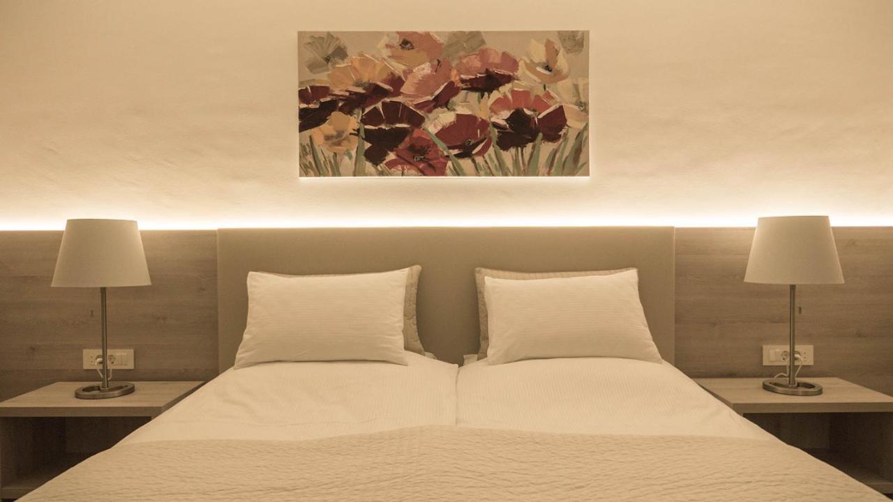 Double Room,1535221381:JPEG