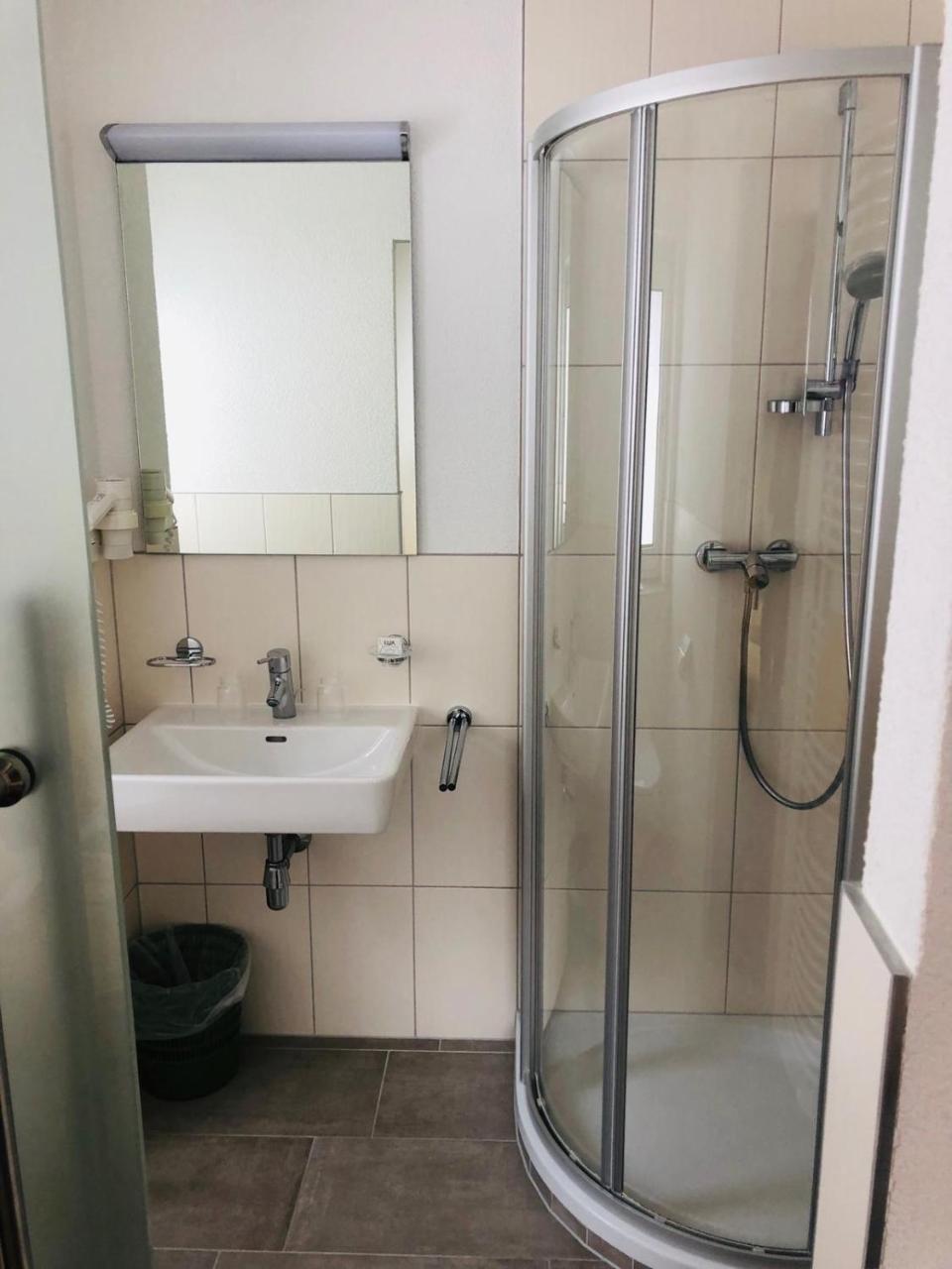 Comfort Dreibettzimmer mit Dusche