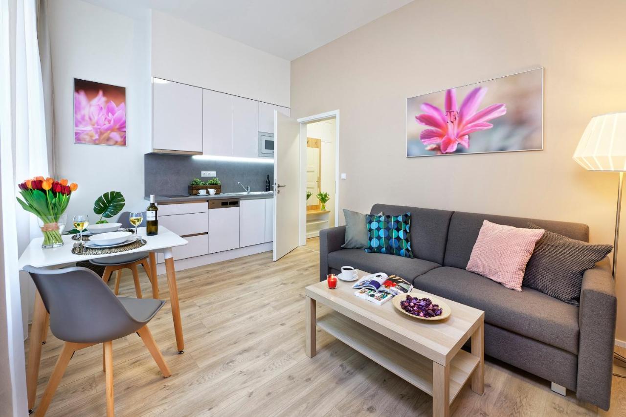 Apartment mit Balkon