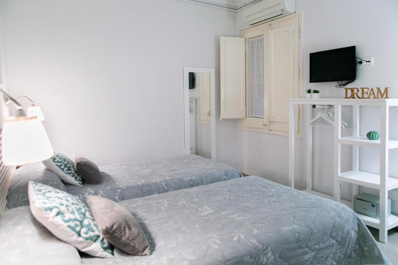 Zweibettzimmer im Innenbereich mit Gemeinschaftsbad