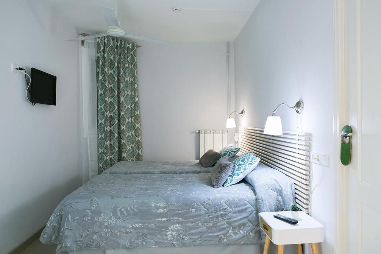 Doppel- oder Zweibettzimmer im Innenbereich mit eigenem Bad
