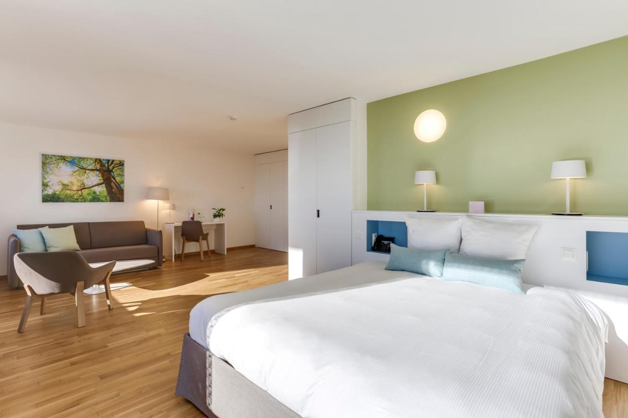 Double Room with King-Size Bed,768821302:JPEG