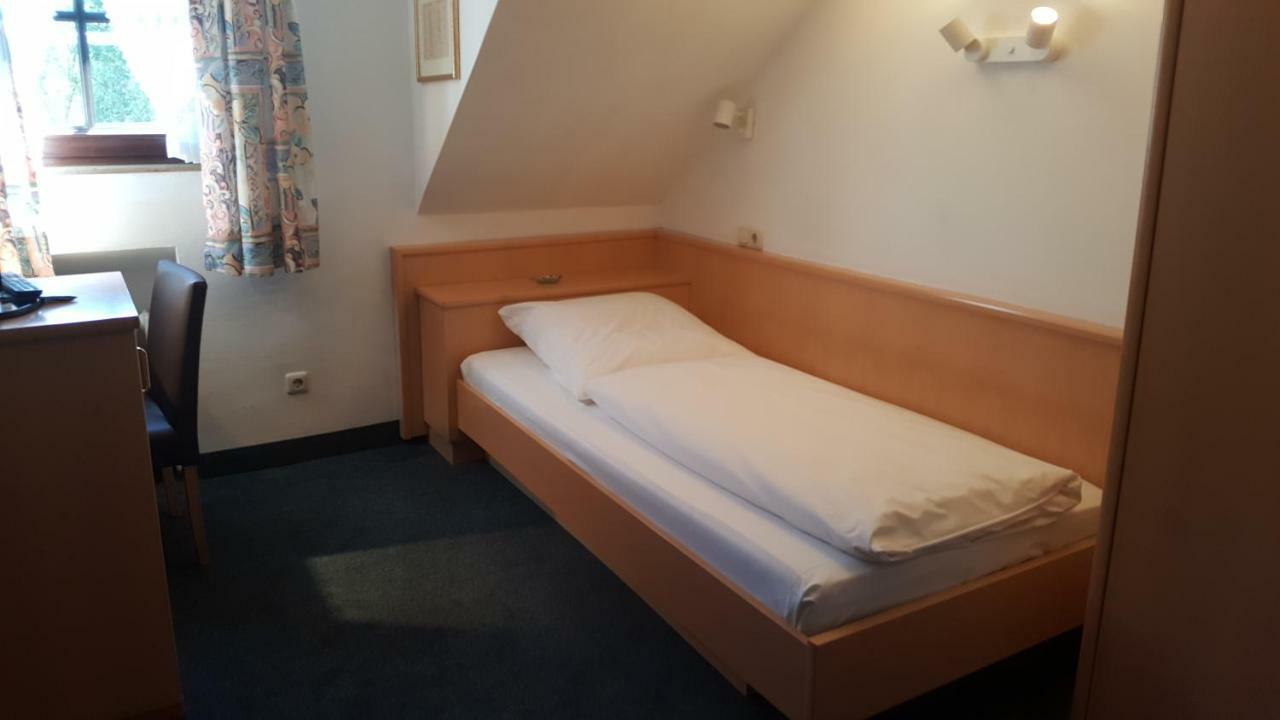 Single Room,1638475856:JPEG