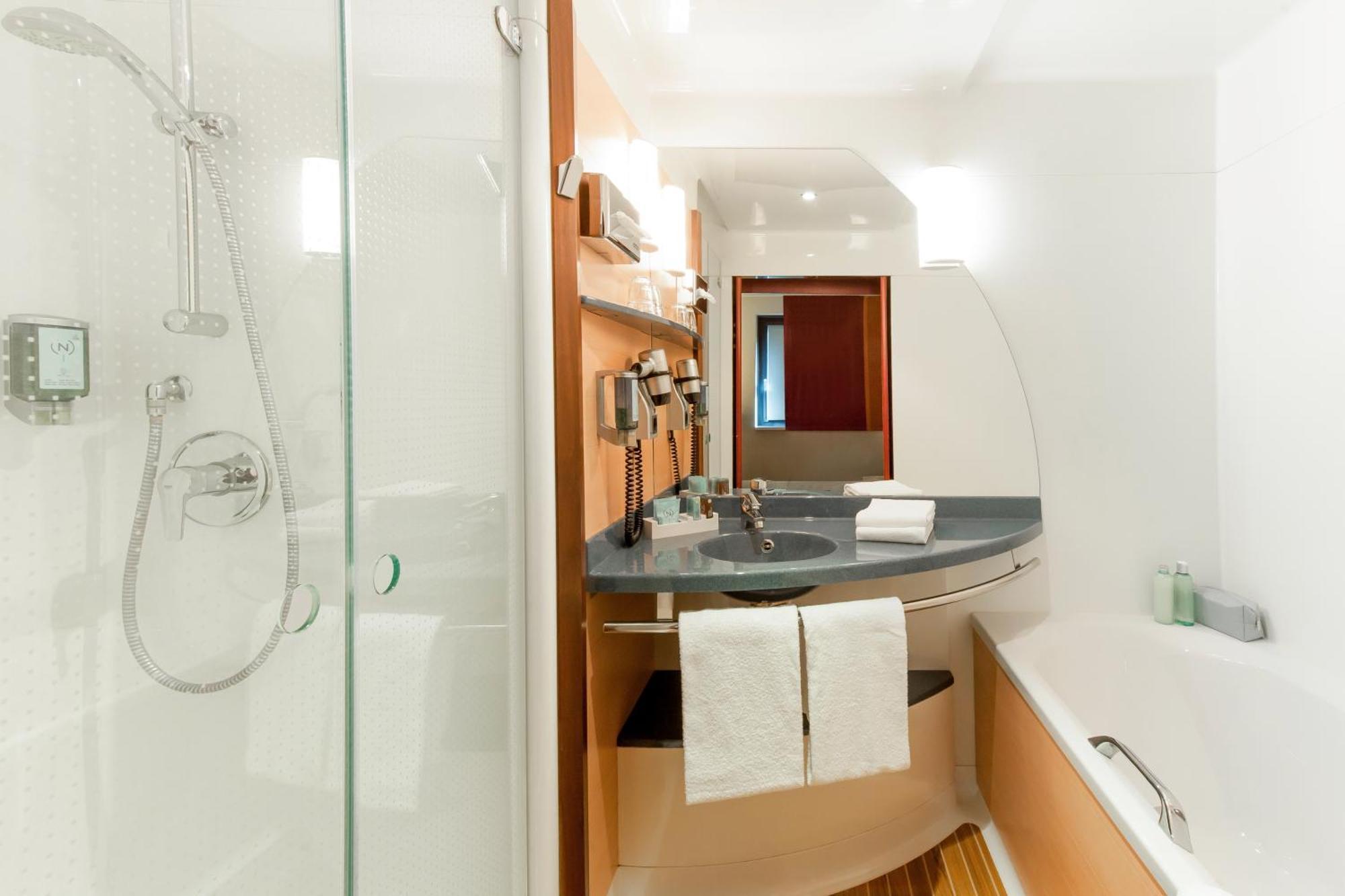 Executive Suite mit Queensize-Bett und Zustellbett