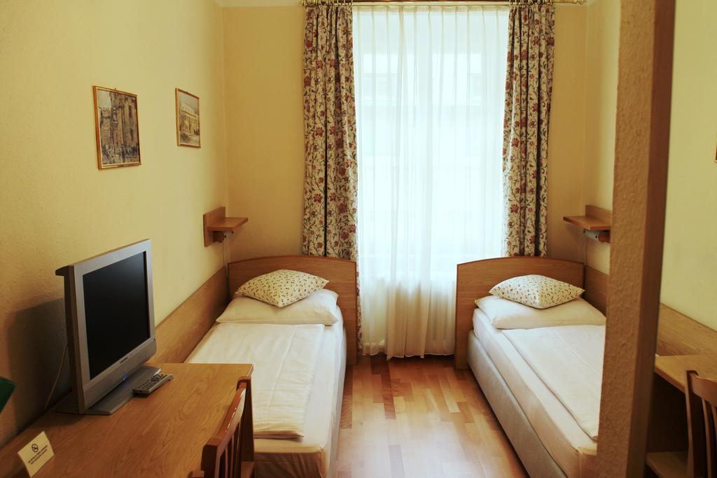 Zweibettzimmer