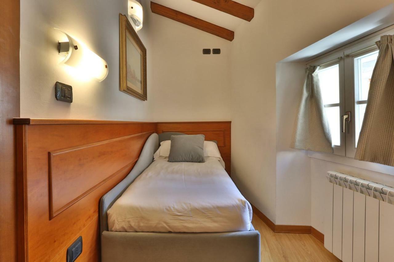 Vierbettzimmer mit eigenem Bad