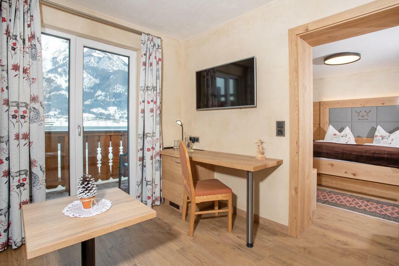 Deluxe Doppel-/Zweibettzimmer mit Seeblick