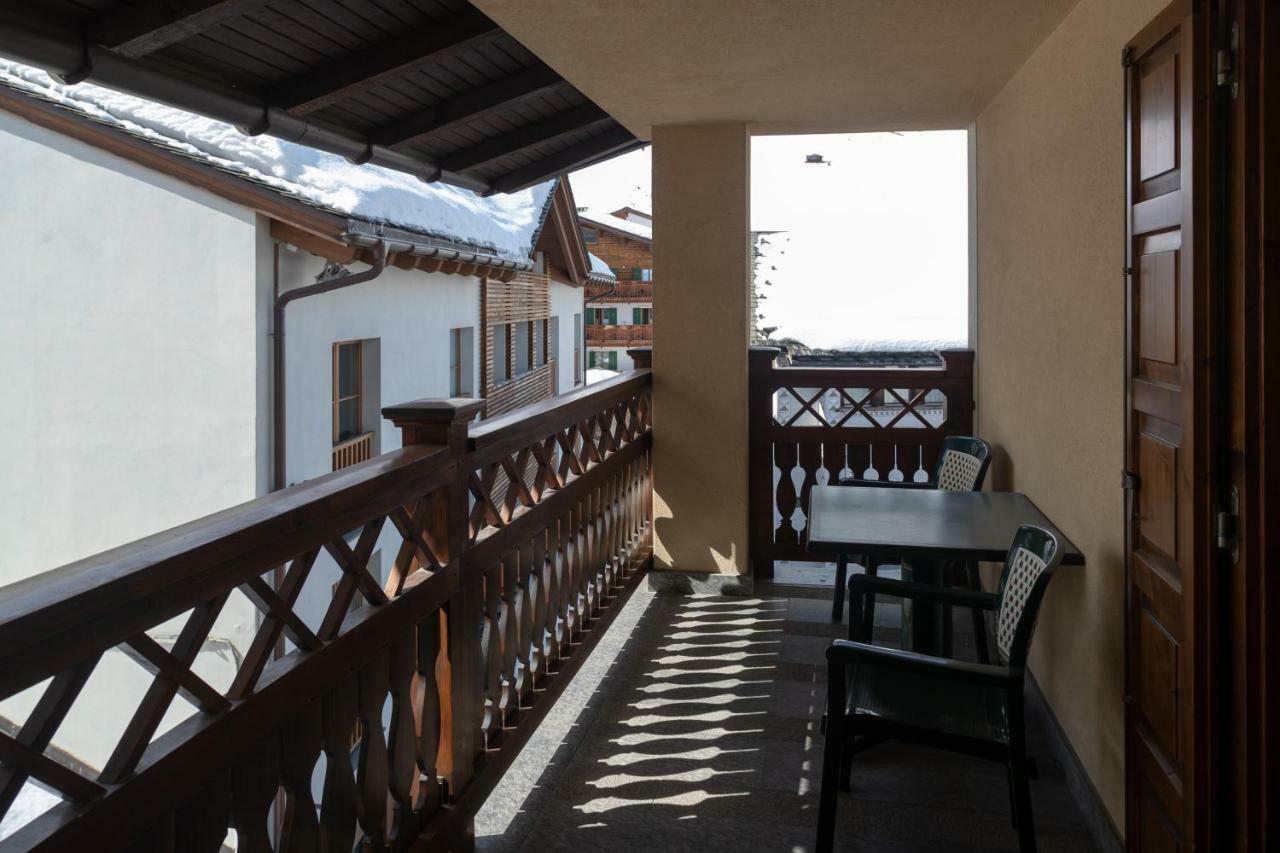 Deluxe Doppel-/Zweibettzimmer mit Balkon