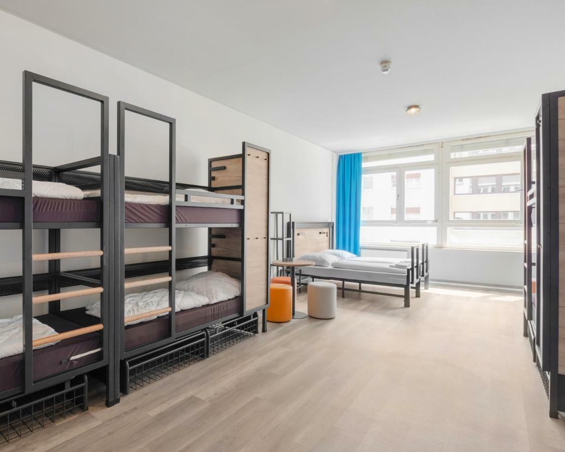 Bett im 8-Bett-Schlafsaal