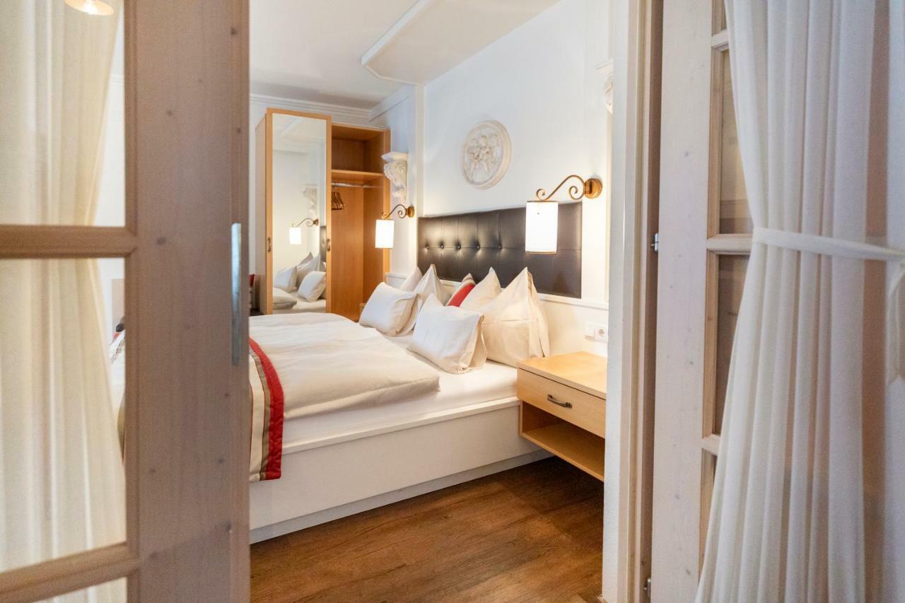 Familiensuite mit Balkon und Bergblick