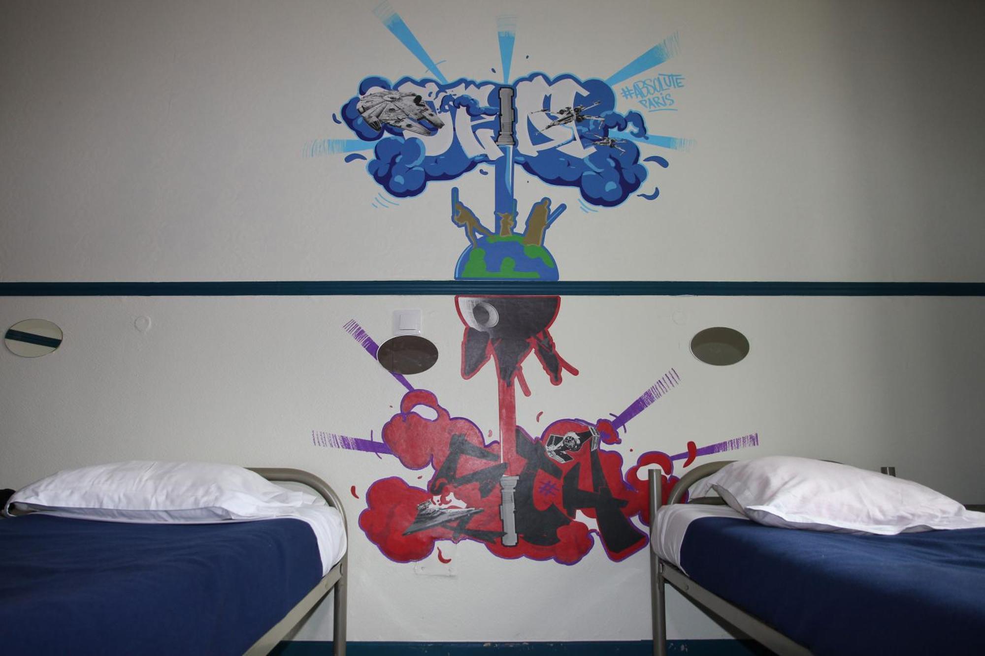 Bed 3-Bed Mixed Dormitory Room Shower,1235132096:JPEG