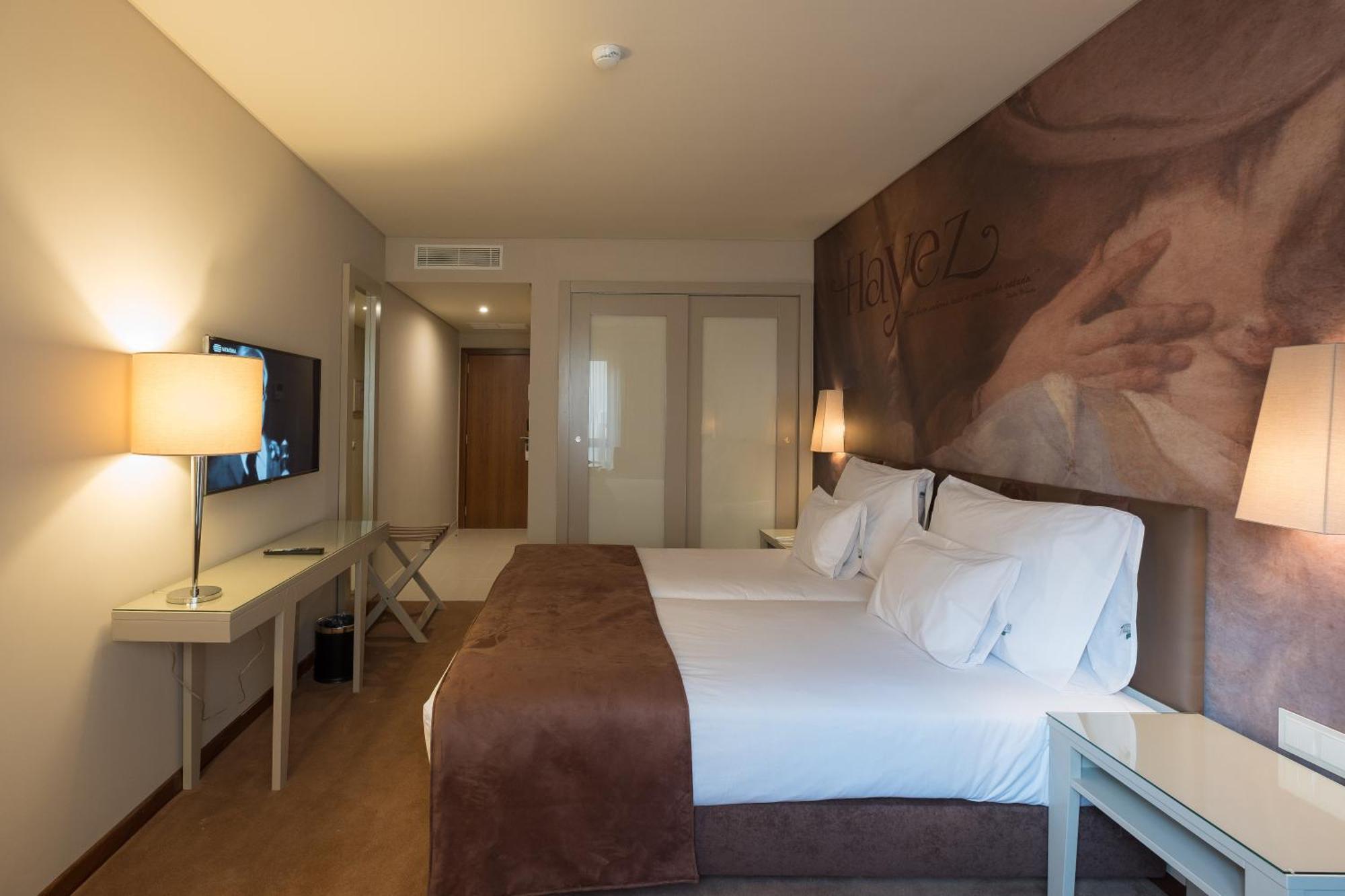 Zweibettzimmer mit Zustellbett (2 Erwachsene & 1 Kind)