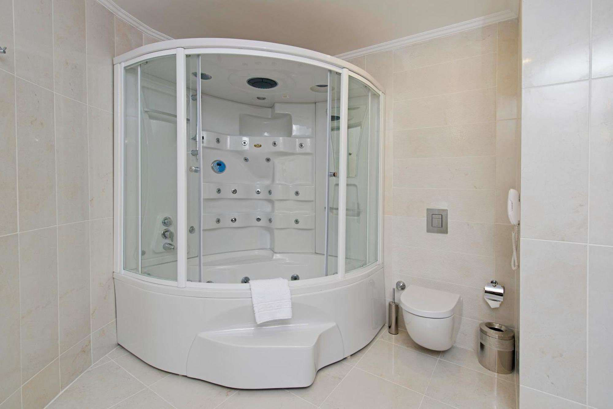 Deluxe Suite with Spa Bath,1079389948:JPEG