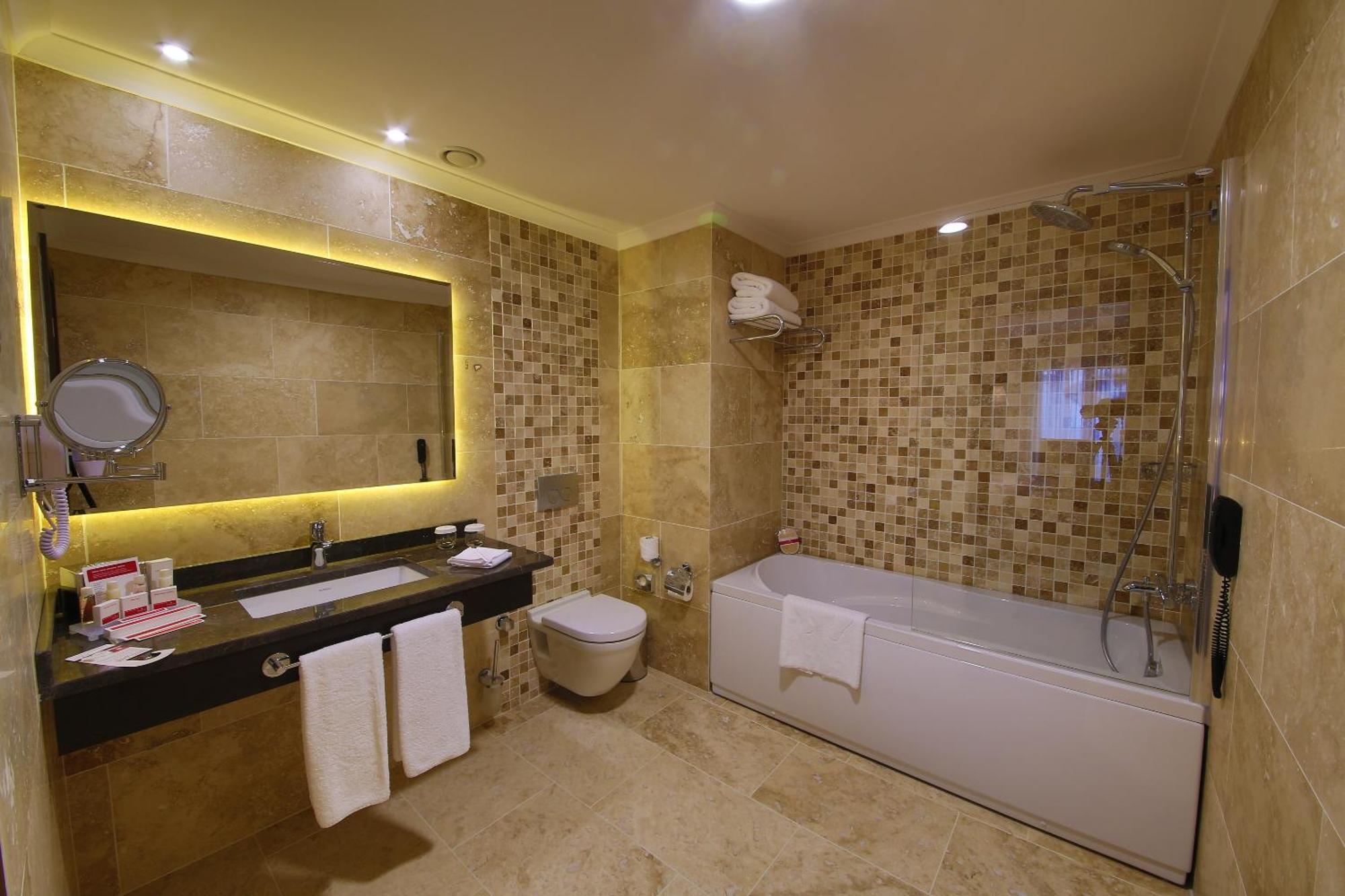 Junior King Suite - Non-Smoking,1551521095:JPEG