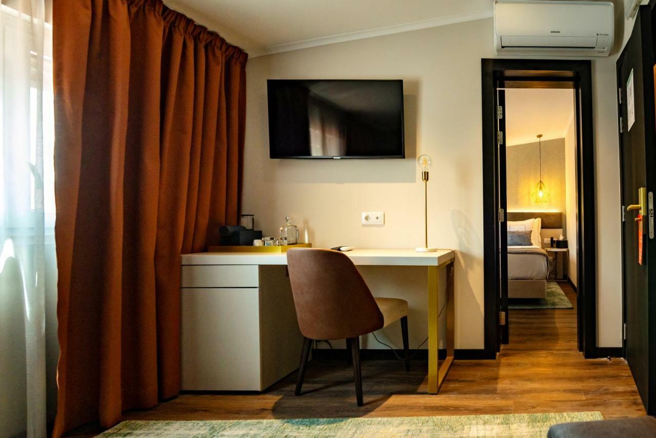 Deluxe Zimmer (2 Erwachsene & 1 Kind)