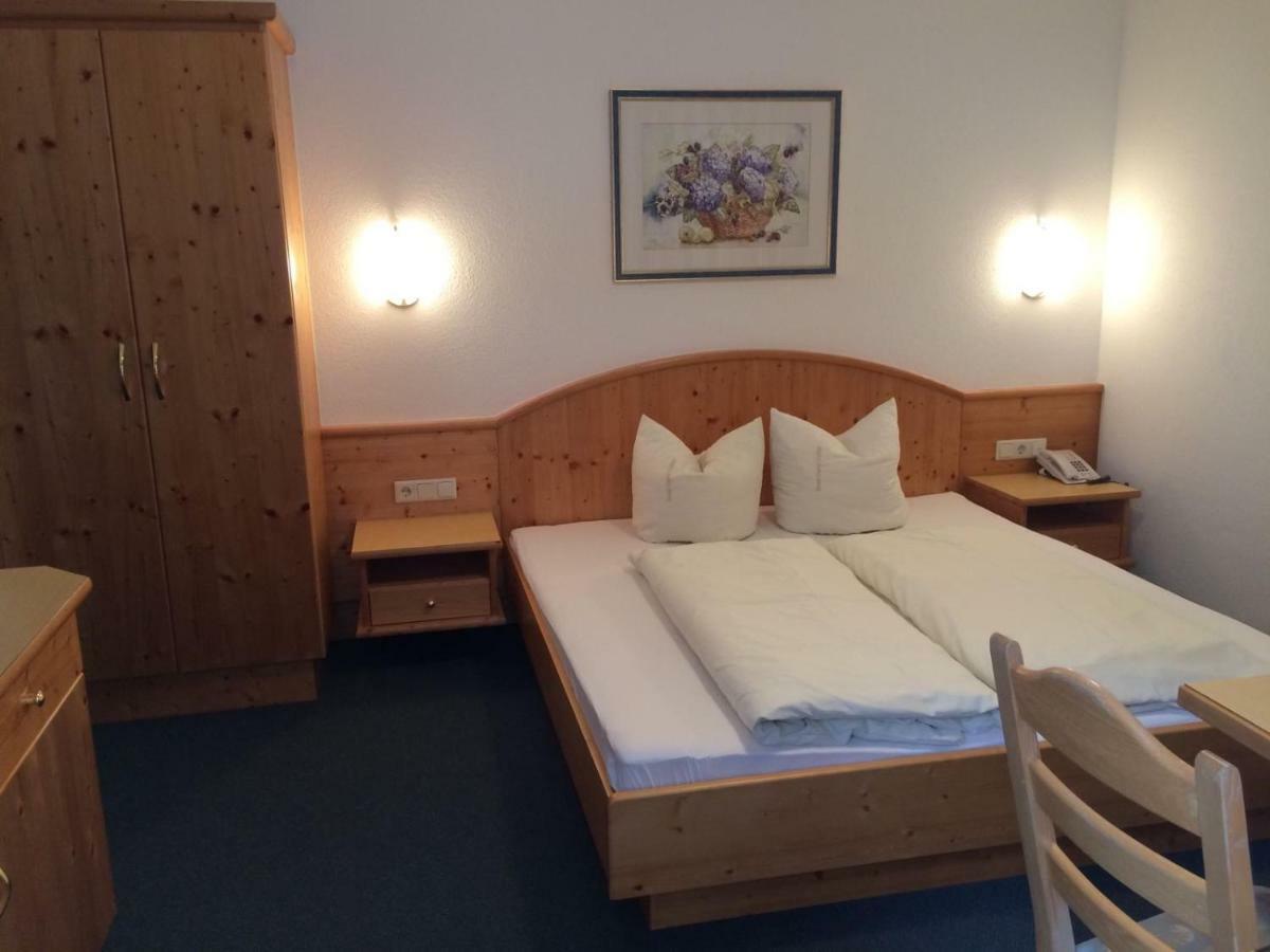 Doppelzimmer mit Balkon
