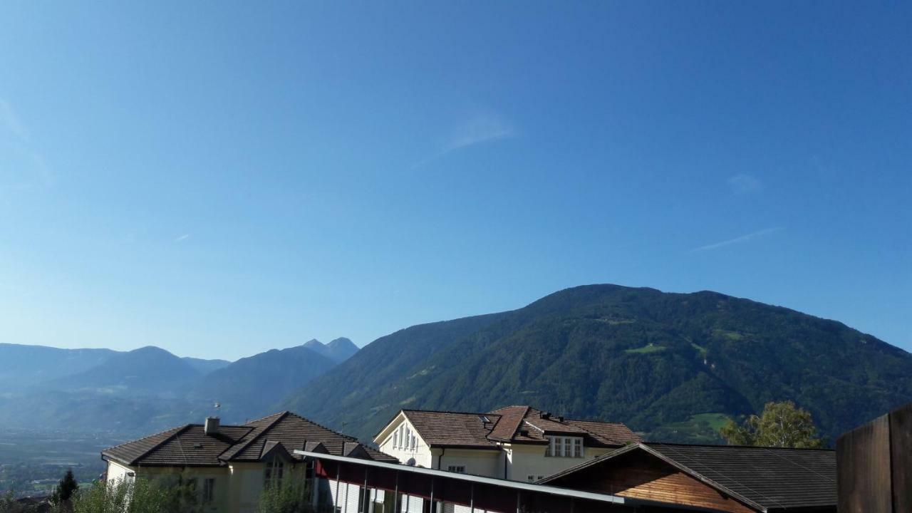 Apartment mit Balkon