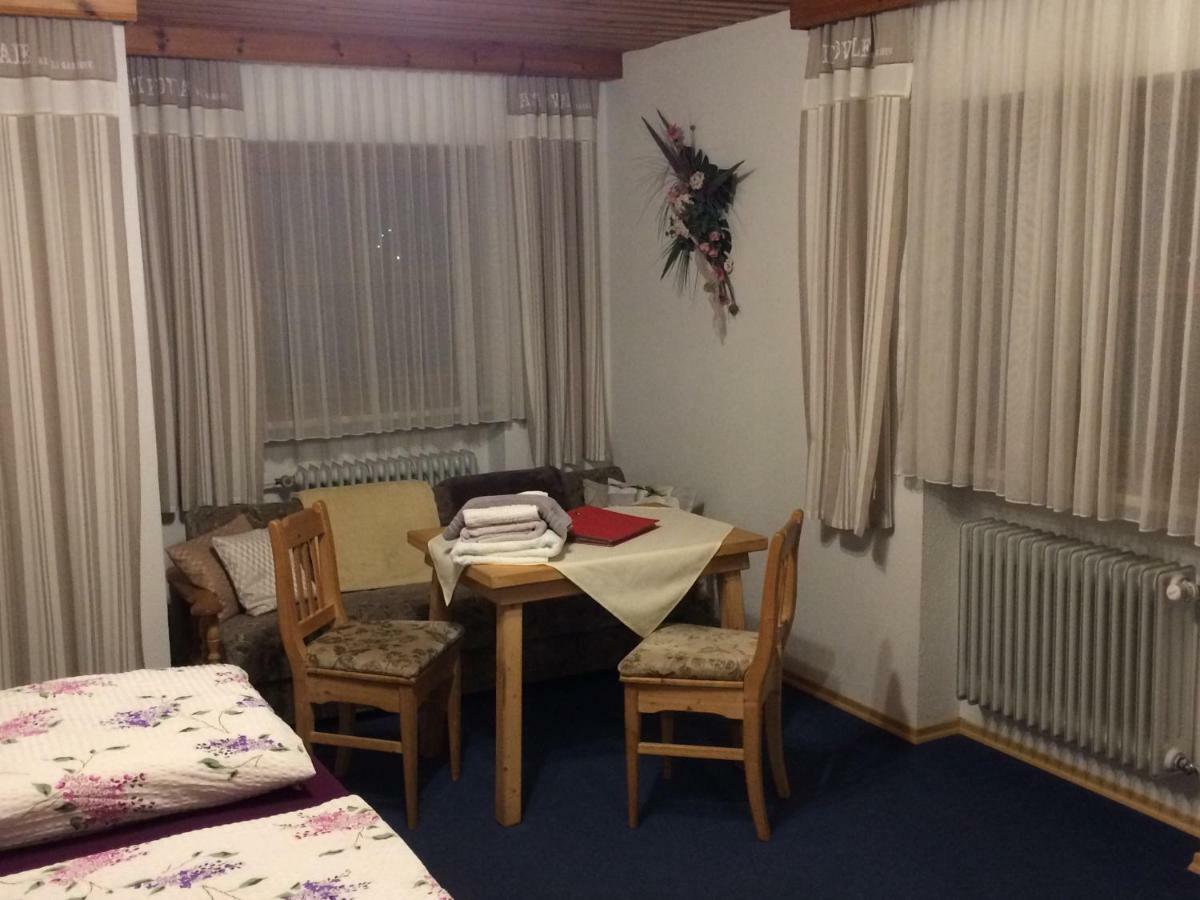 Doppelzimmer mit Balkon