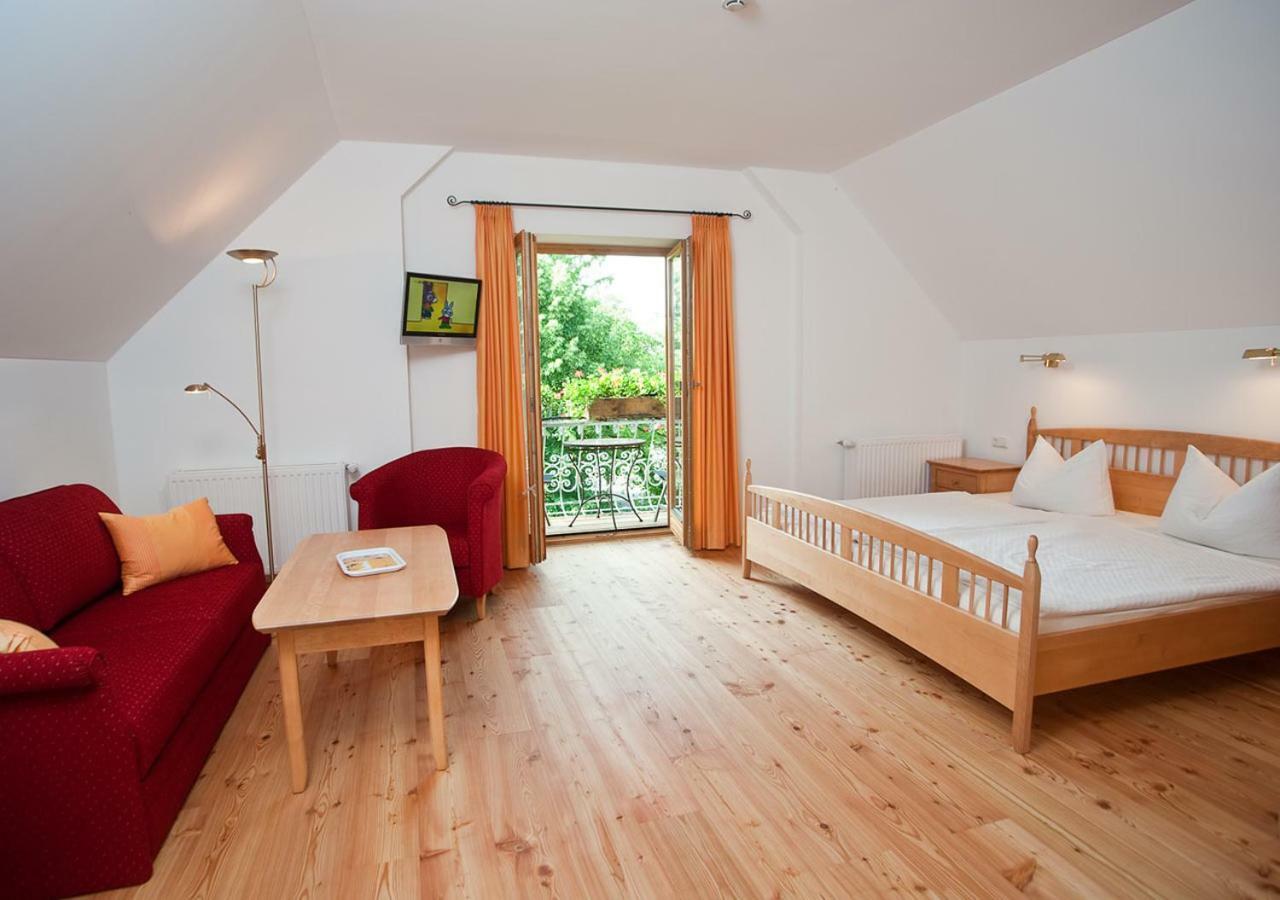Apartment mit Balkon