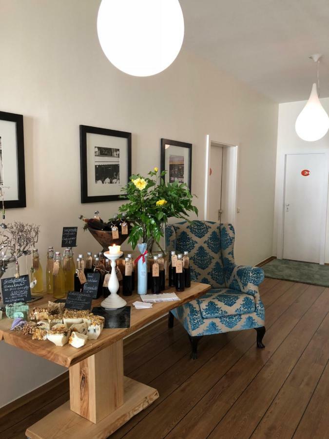 Apartment mit Balkon