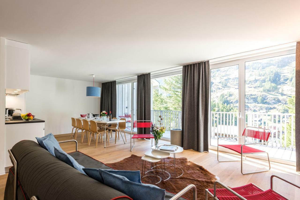 Ferienwohnung mit Matterhornblick und Balkon: 133 m²