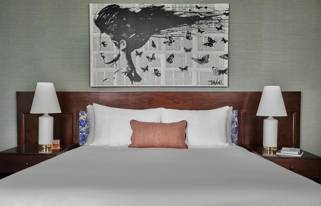 Zimmer mit Kingsize-Bett