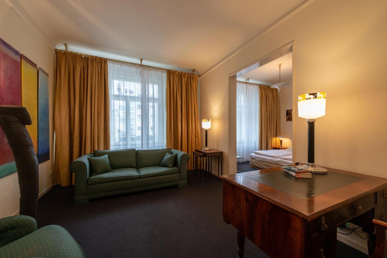 Doppel- oder Zweibettzimmer