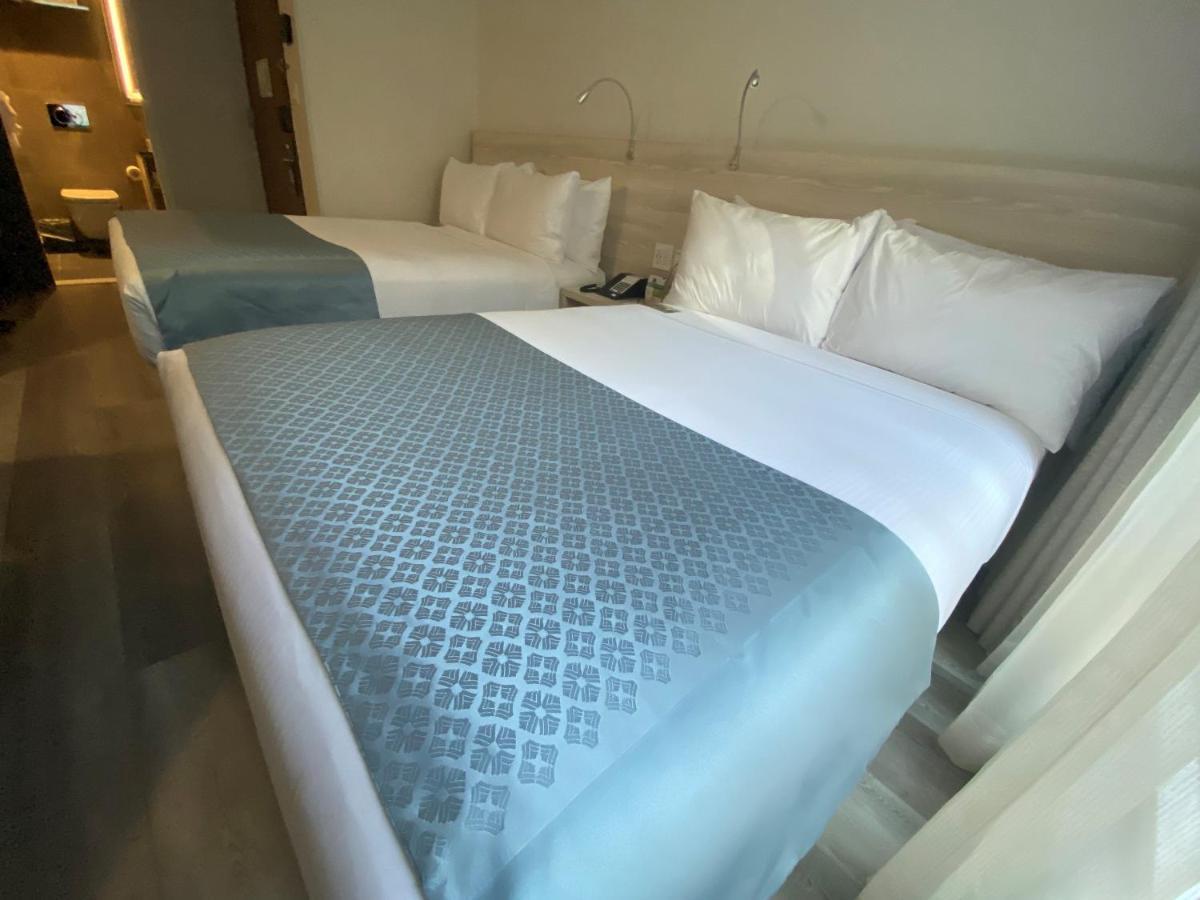 Doppelzimmer mit 2 Doppelbetten und Aussicht - Nichtraucher