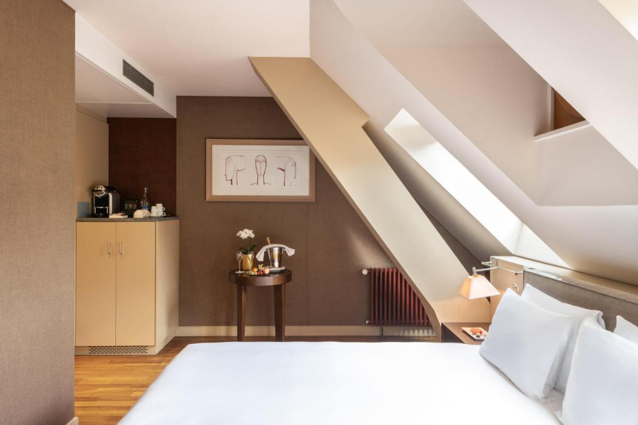 Zimmer mit Queensize-Bett und Gartenblick
