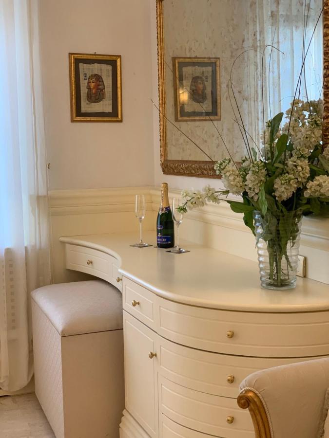 Deluxe Suite mit Whirlpool-Badewanne