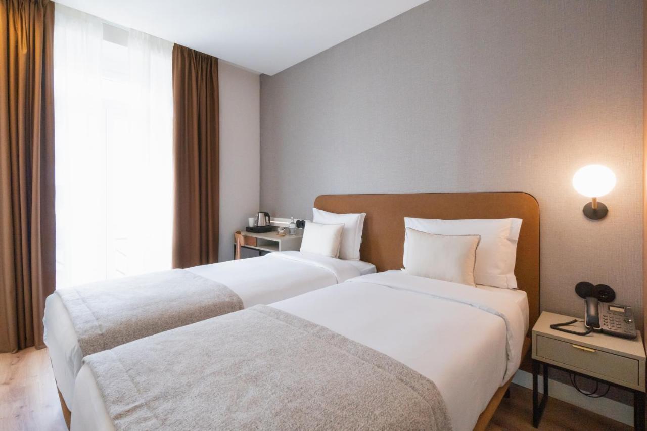 Classic Zimmer mit Straßenblick