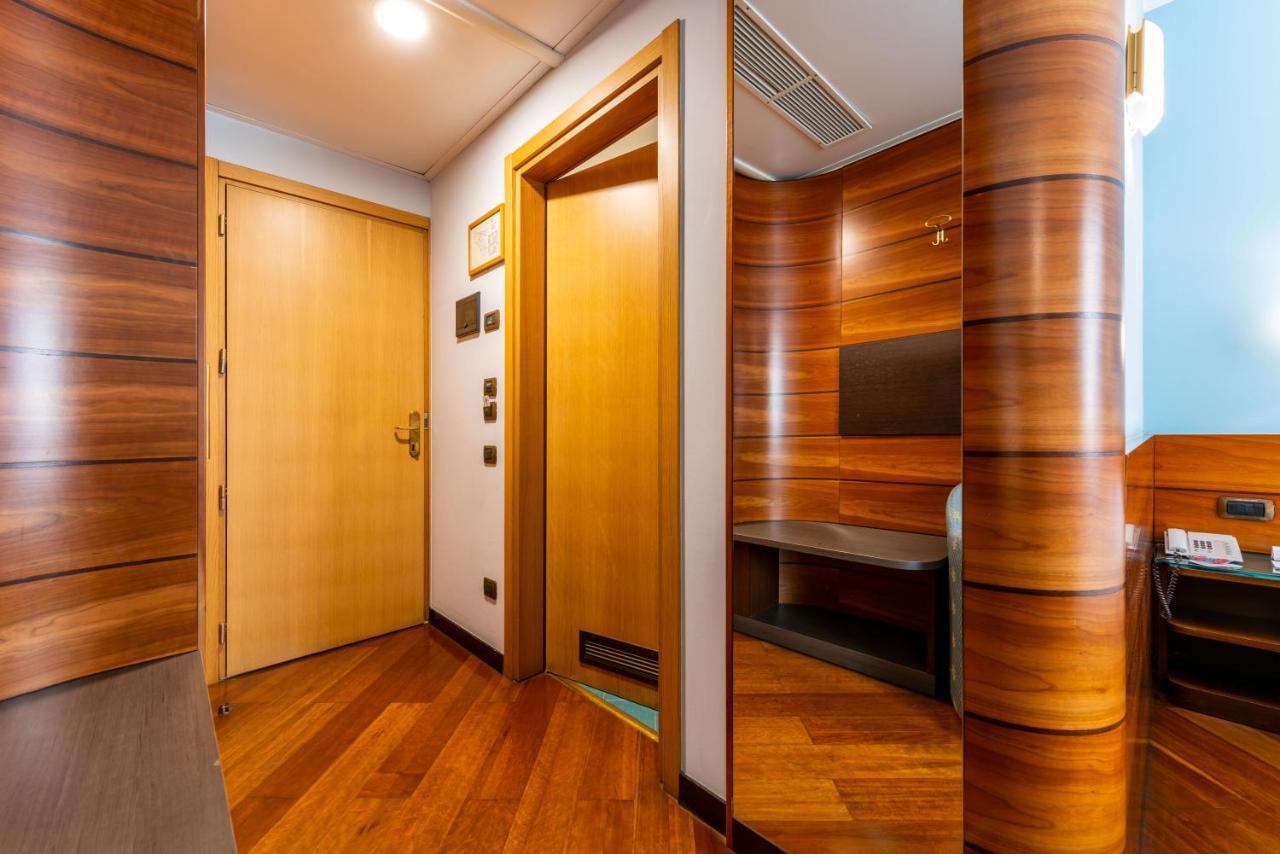 Standard Zimmer mit Kingsize-Bett